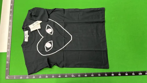 White T-Shirt With Outlined Heart Graphic — warehouse QC photo 6
