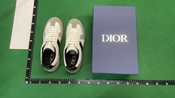 Cream Leather Low-Top Sneakers With Suede Panels — warehouse QC photo 1