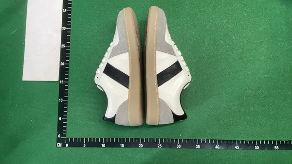 Cream Leather Low-Top Sneakers With Suede Panels — warehouse QC photo 4