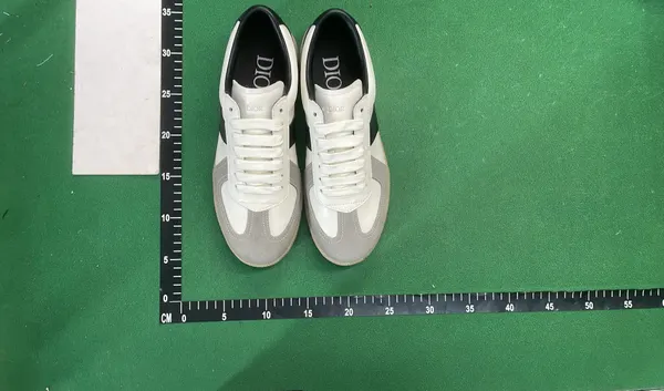 Cream Leather Low-Top Sneakers With Suede Panels — warehouse QC photo 6