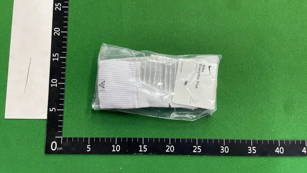 White Cushioned Crew Socks With Ribbed Cuff — warehouse QC photo 2