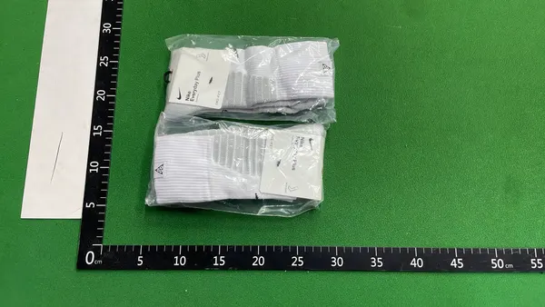 White Cushioned Crew Socks With Ribbed Cuff — warehouse QC photo 3