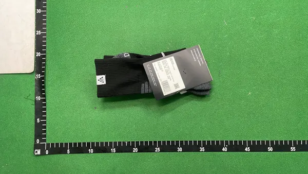 White Cushioned Crew Socks With Ribbed Cuff — warehouse QC photo 5