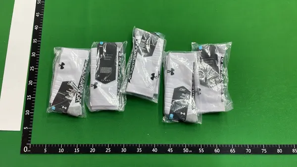 White Cushioned Crew Socks With Grey Heel — warehouse QC photo 3
