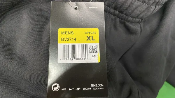 Black Full-Zip Hoodie With Chest Logo — warehouse QC photo 5