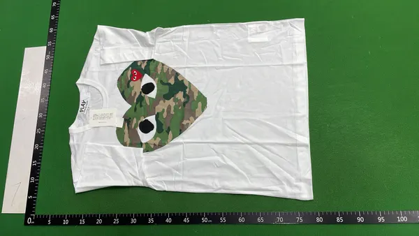White T-Shirt With Camouflage Heart Print — warehouse QC photo 2