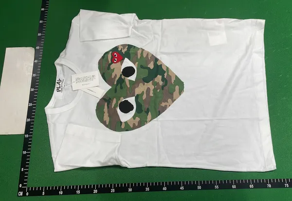 White T-Shirt With Camouflage Heart Print — warehouse QC photo 6
