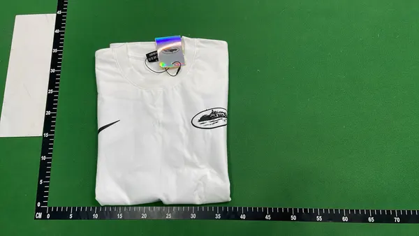 White T-Shirt With Pink Script Graphic Print (White) — warehouse QC photo 4