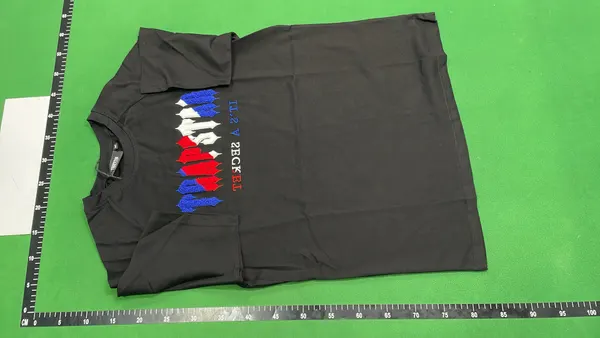 Black Gradient Spray Print T-Shirt (Black) — warehouse QC photo 6