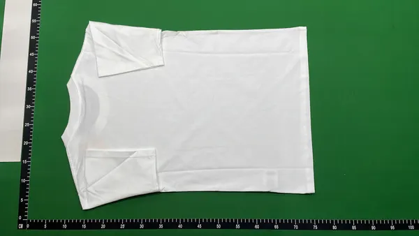 Black And White Graphic Print T-Shirt (#2) — warehouse QC photo 3