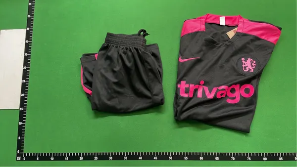 Pink Football Jersey And Black Shorts Set — warehouse QC photo 5