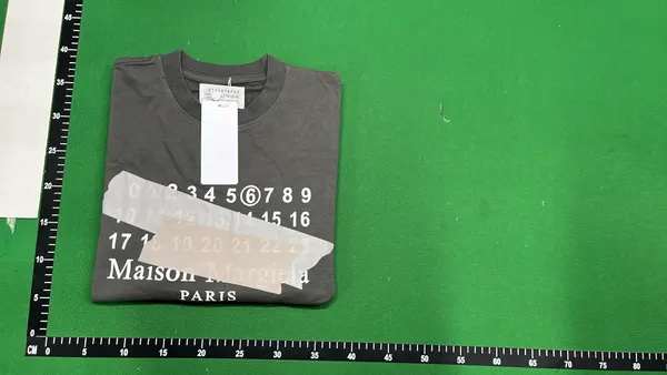 Black Numeral Print Crewneck T-Shirt (White) — warehouse QC photo 4