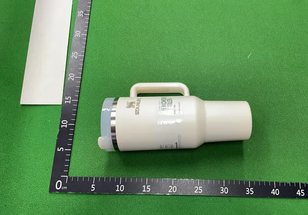 Pink Insulated Tumbler With Handle And Straw — warehouse QC photo 1