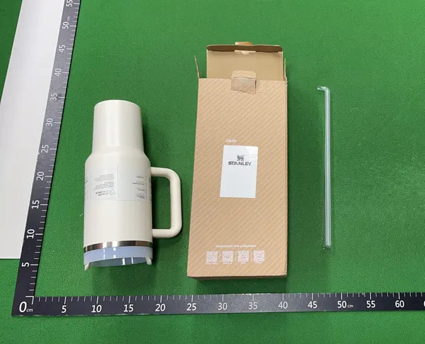 Pink Insulated Tumbler With Handle And Straw — warehouse QC photo 3