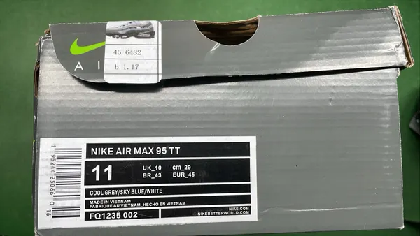 Pink Gradient Wavy Panel Running Sneakers — warehouse QC photo 2