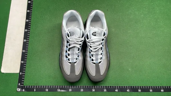 Pink Gradient Wavy Panel Running Sneakers — warehouse QC photo 6