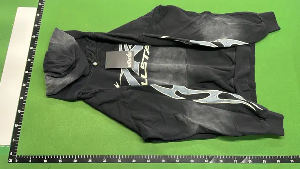 Washed Black Graphic Print Pullover Hoodie — warehouse QC photo 2
