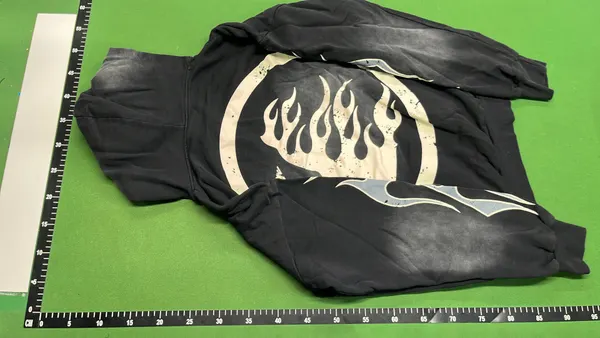 Washed Black Graphic Print Pullover Hoodie — warehouse QC photo 3