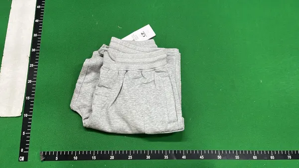 Drawstring Sweat Shorts With Lens Pocket Detail — warehouse QC photo 4