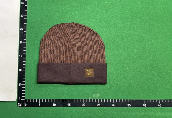 Checkerboard Print Knit Beanie And Scarf Set — warehouse QC photo 5