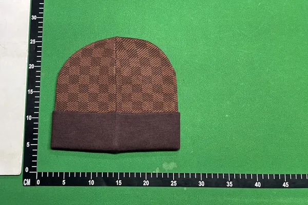 Checkerboard Print Knit Beanie And Scarf Set — warehouse QC photo 6