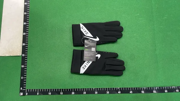 Black Touchscreen Gloves With Silicone Grip Palms — warehouse QC photo 3