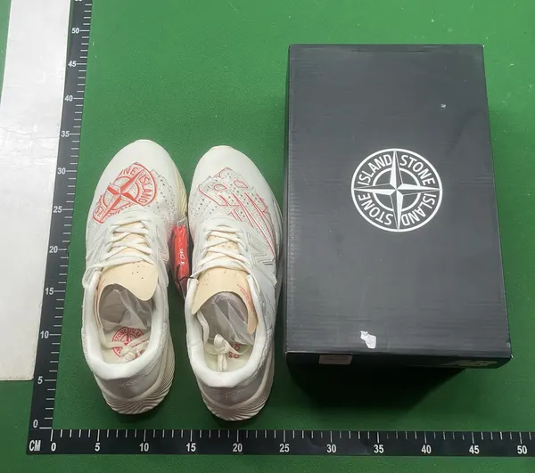 White Knit Racing Shoe With Thick Foam Midsole — warehouse QC photo 1
