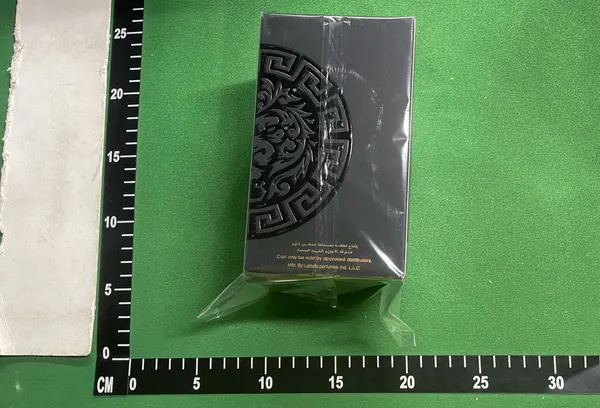 Black And Gold Eau De Parfum Bottle — warehouse QC photo 2
