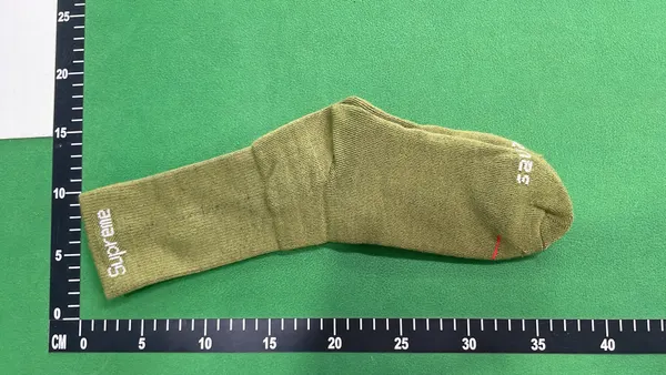 White Ribbed Cushion Crew Socks 4-Pack — warehouse QC photo 4
