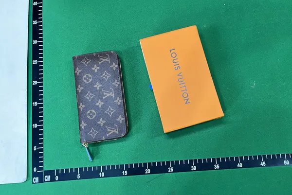 Black Patterned Zip-Around Long Wallet — warehouse QC photo 3