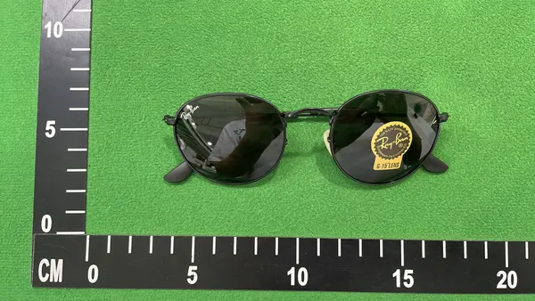 Round Metal Frame Sunglasses With Dark Lenses — warehouse QC photo 1