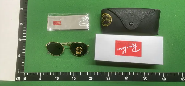 Round Metal Frame Sunglasses With Dark Lenses — warehouse QC photo 6