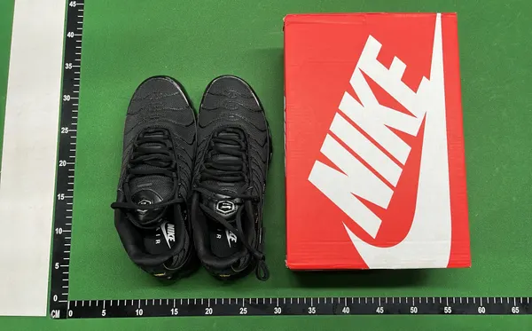 Gradient Fade Running Sneakers With Visible Air Unit (Black) — warehouse QC photo 1