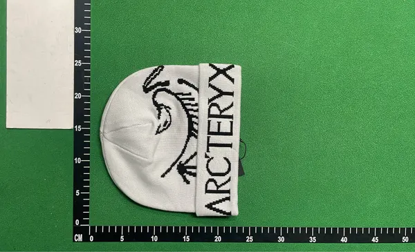 Black Jacquard Knit Cuffed Beanie (Grey) — warehouse QC photo 6