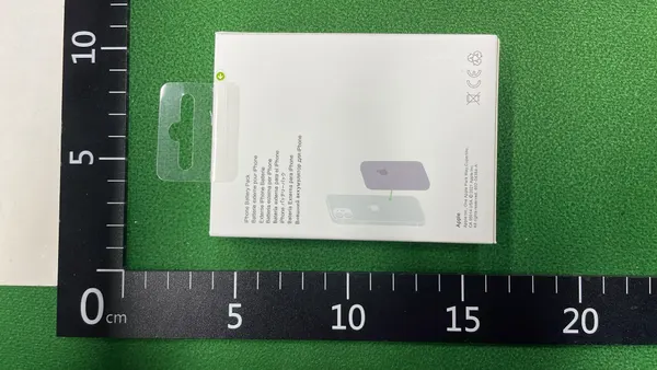 White Magnetic Charging And Tracker Accessory Set — warehouse QC photo 2