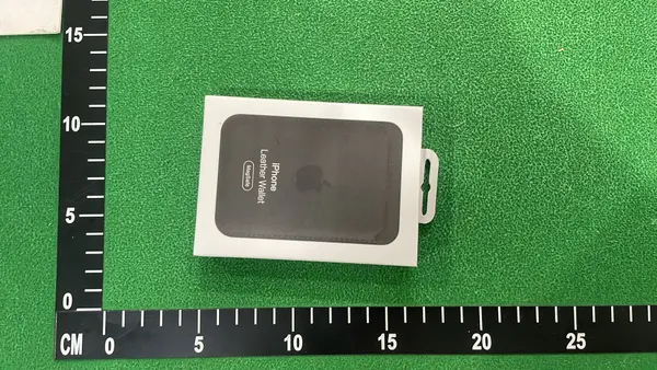 White Magnetic Charging And Tracker Accessory Set — warehouse QC photo 6