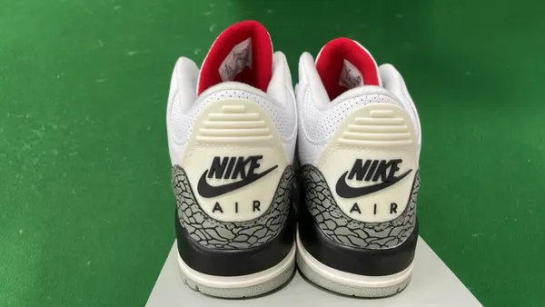 High-Top Basketball Sneakers With Mottled Grey Print — warehouse QC photo 3
