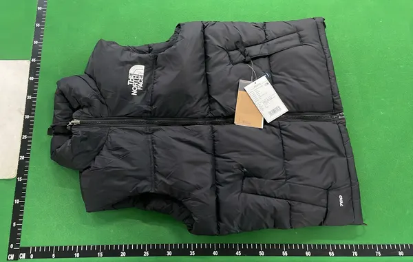 Colorblock Puffer Vest With Stand Collar — warehouse QC photo 6