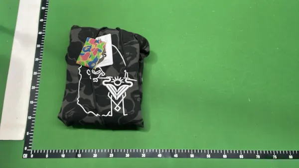 Grey Camouflage Print Pullover Hoodie — warehouse QC photo 4