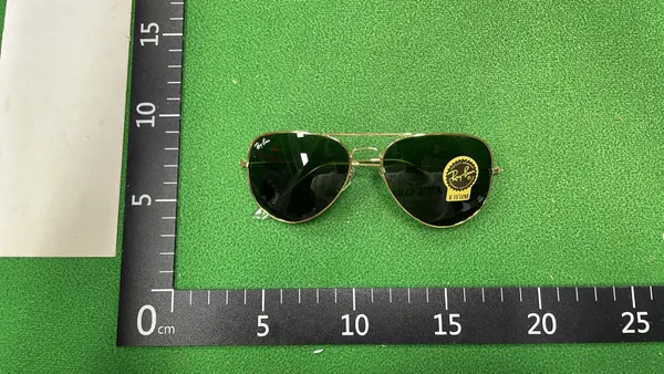 Black Metal Frame Aviator Sunglasses — warehouse QC photo 1