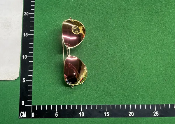 Black Metal Frame Aviator Sunglasses — warehouse QC photo 4