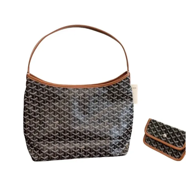 Black Chevron Print Shoulder Tote Bag — merchant catalogue photo