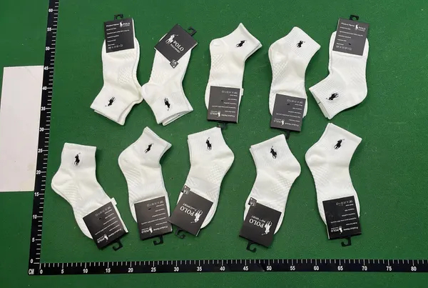 White Ribbed Crew Socks Five-Pair Pack — warehouse QC photo 3