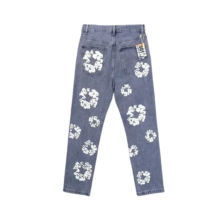 Washed Blue Jeans With Floral Wreath Print — merchant catalogue photo