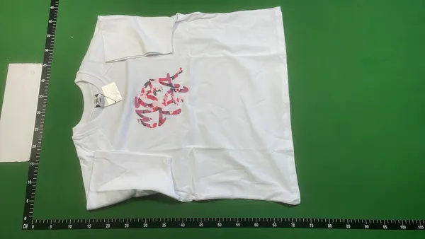 Camo Fill Graffiti Logo Print Tee — warehouse QC photo 2