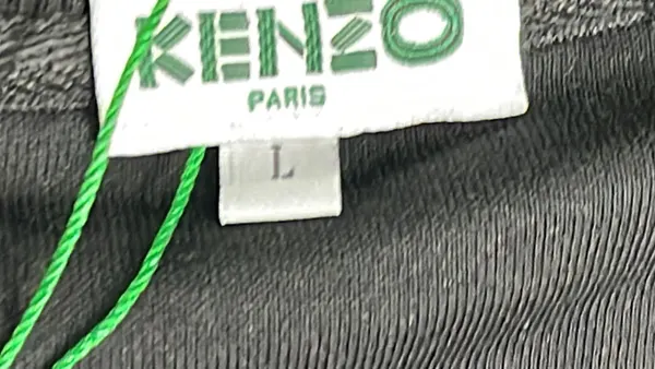 Black Sweatshirt With Tiger Head Graphic — warehouse QC photo 1