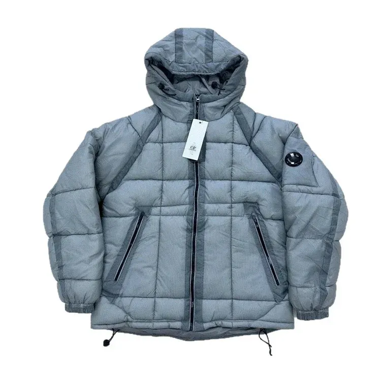 Grey Hooded Puffer Jacket With Zip Pockets — merchant catalogue photo