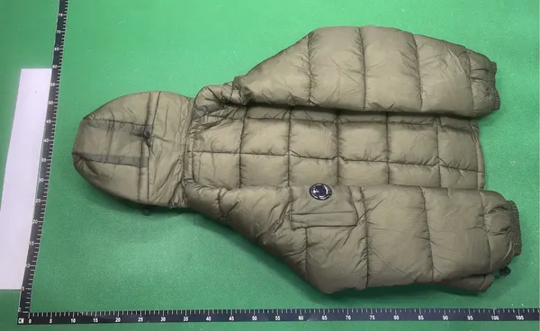 Grey Hooded Puffer Jacket With Zip Pockets — warehouse QC photo 3