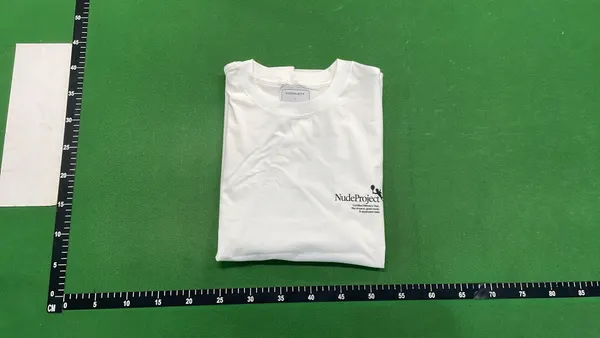 Large Back Graphic Print Oversized T-Shirts — warehouse QC photo 4