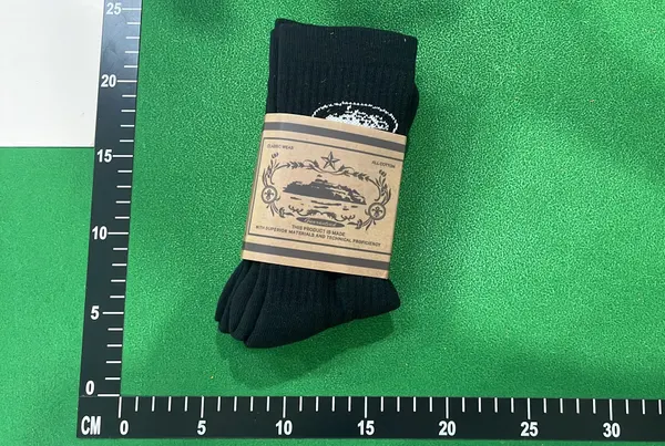 Ribbed Crew Socks With Oval Graphic — warehouse QC photo 6